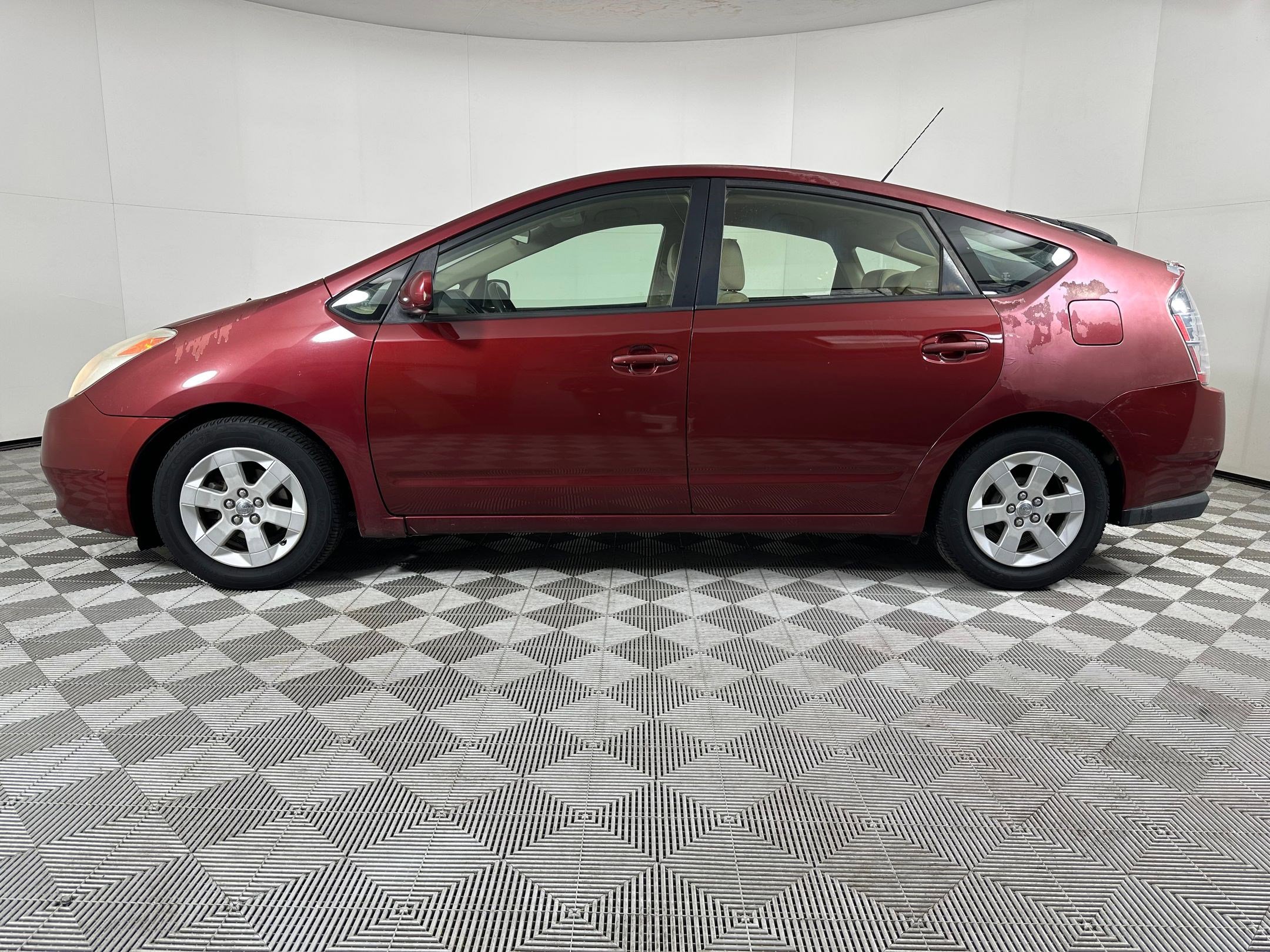 Used 2004 Toyota Prius Base with VIN JTDKB20U940067106 for sale in Santa Fe, NM