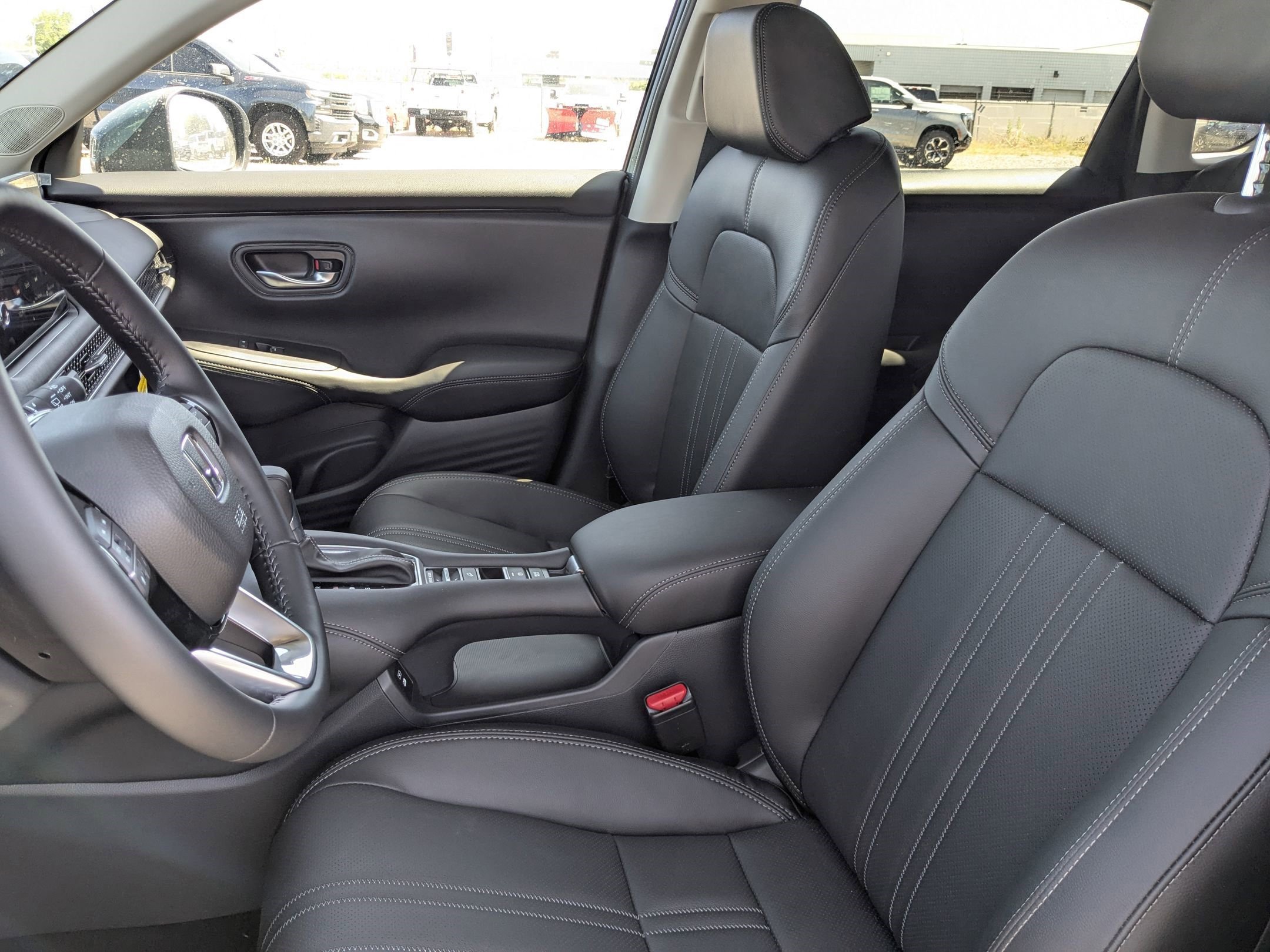 2026 Honda HR-V EX-L photo 13