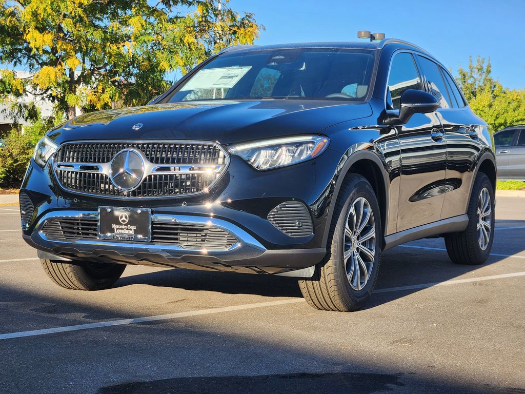 2026 Mercedes Benz GLC 300 4MATIC photo 4
