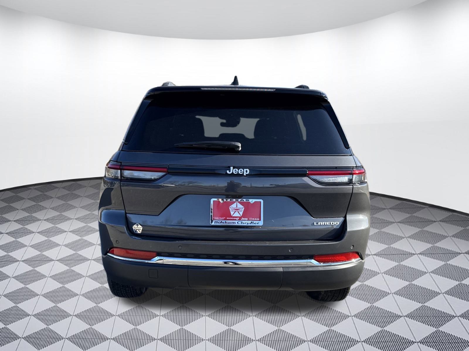 2025 Jeep Grand Cherokee Laredo X photo 4