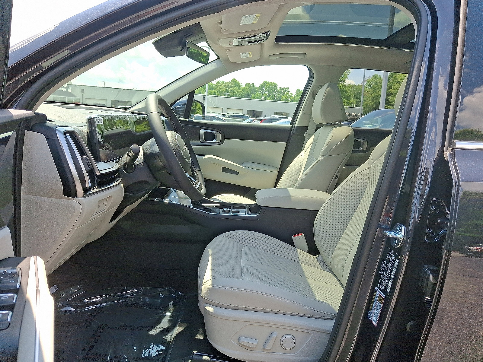 2025 Kia Sorento EX photo 5