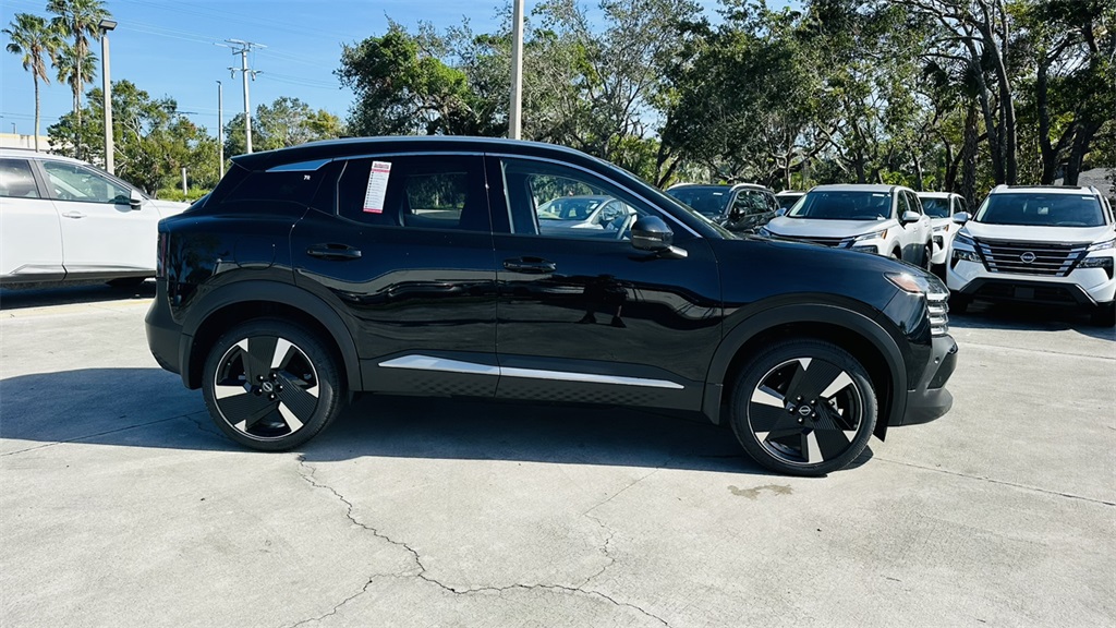 2026 Nissan Kicks SR photo 8