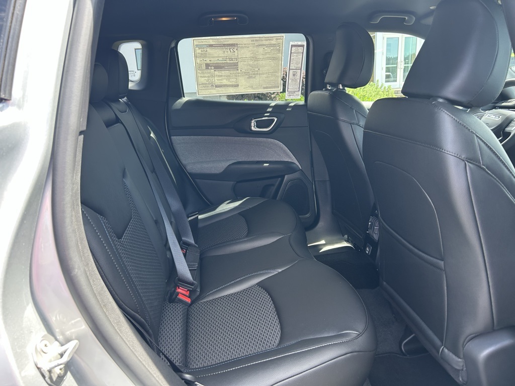 2025 Jeep Compass Latitude photo 27