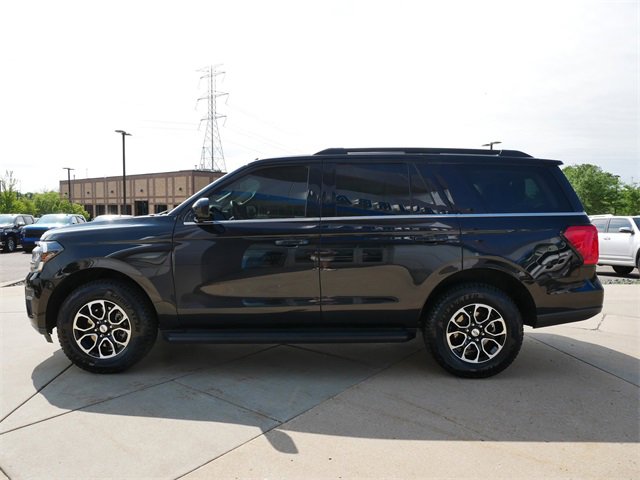 2024 Ford Expedition XLT photo 2