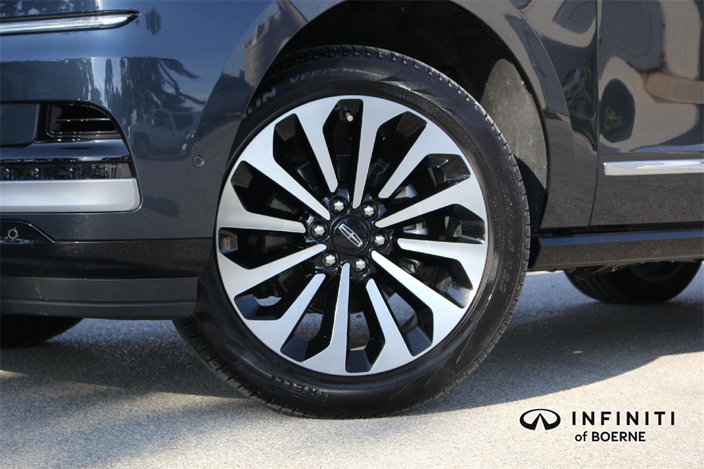 2024 Lincoln Navigator Reserve photo 3