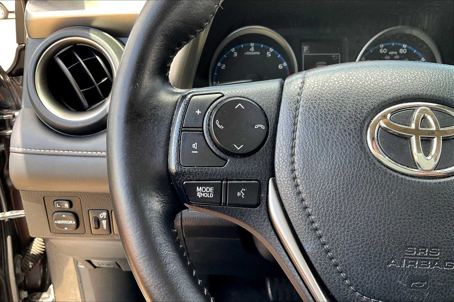 2017 Toyota RAV4 XLE photo 22