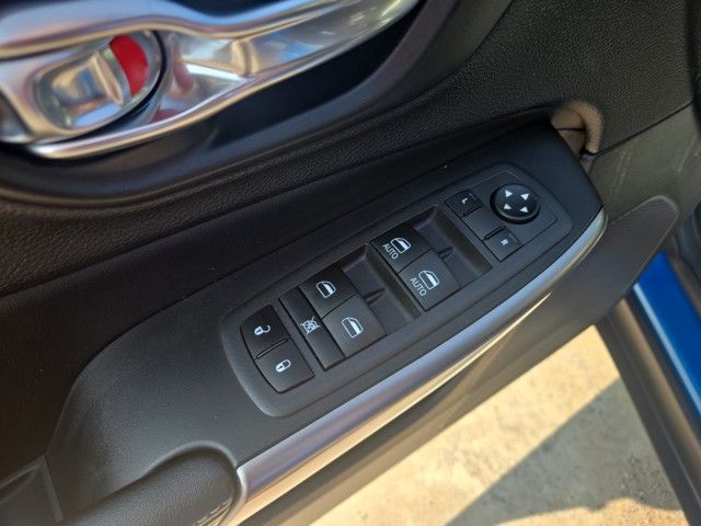 2022 Jeep Cherokee Latitude Lux photo 11