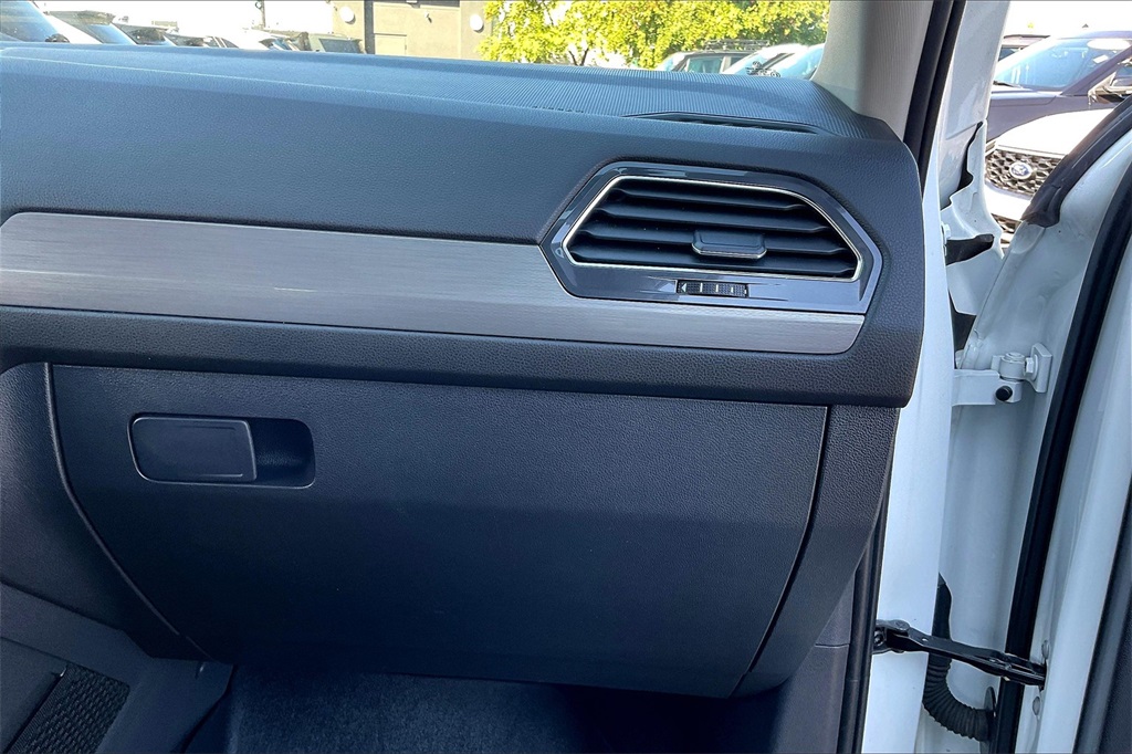 2020 Volkswagen Tiguan SE photo 14