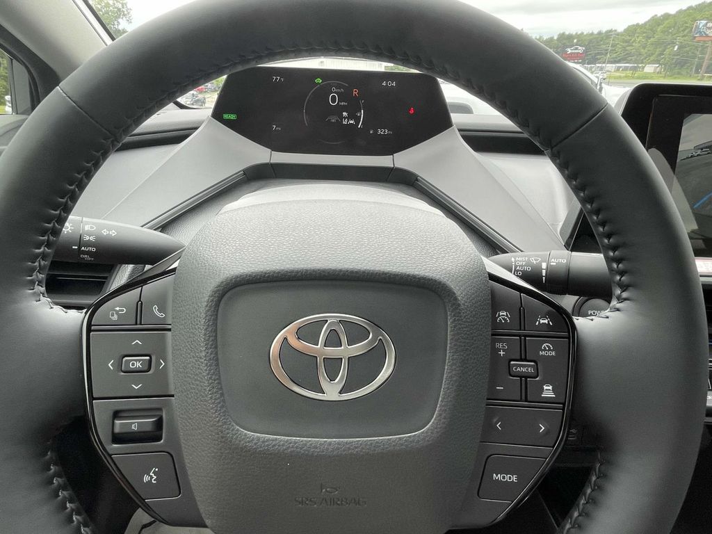 2025 Toyota Prius XLE photo 18