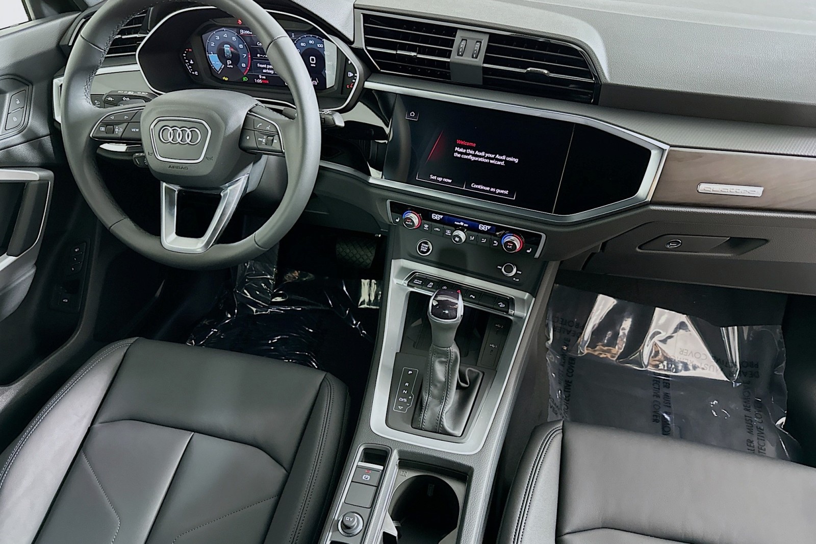 2025 Audi Q3 S line Premium photo 4