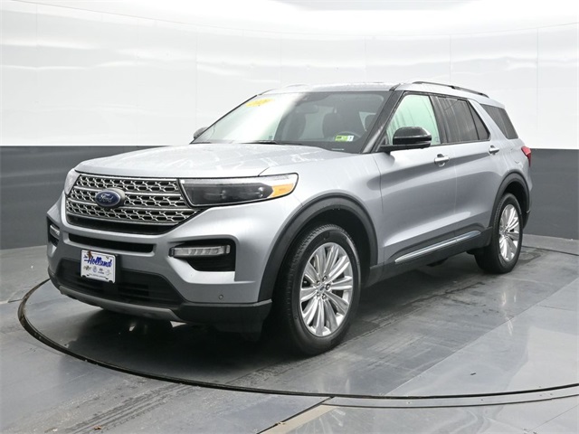 2022 Ford Explorer Limited's photo