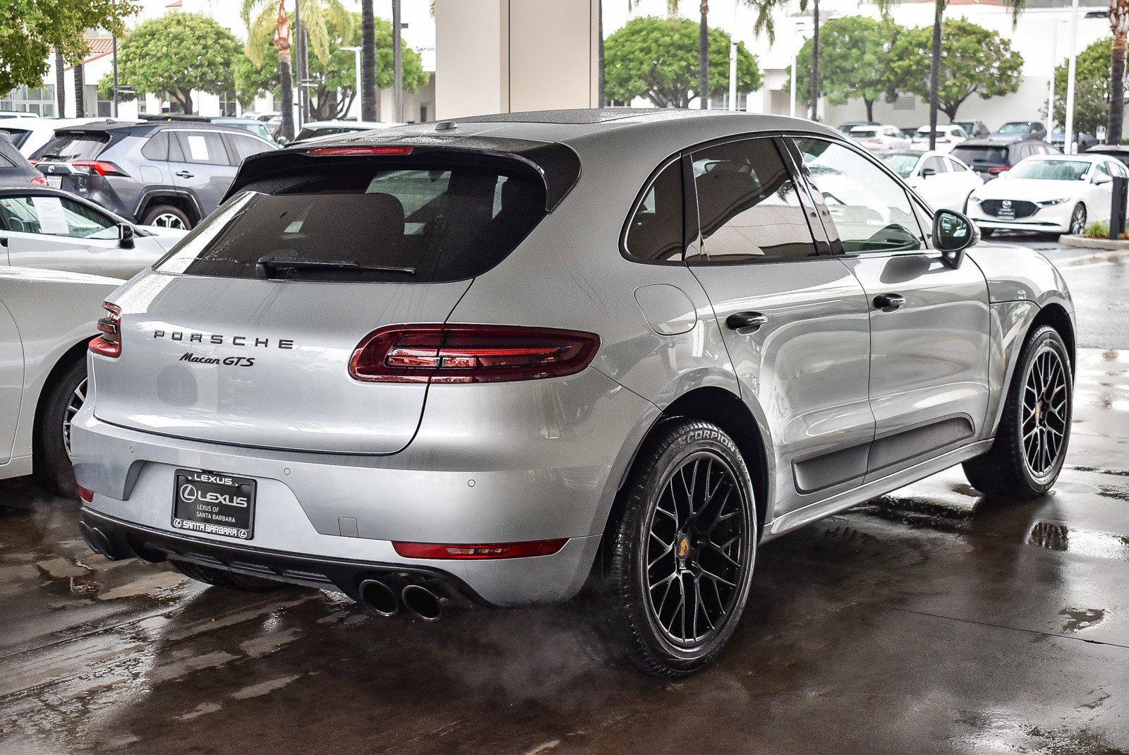 2017 Porsche Macan GTS photo 2