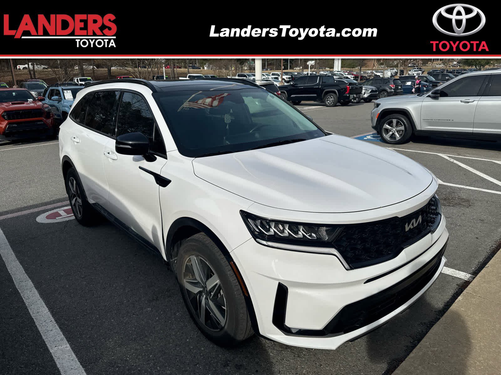 2022 Kia Sorento S's photo