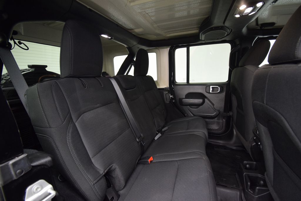 2022 Jeep Wrangler Unlimited High Tide photo 16