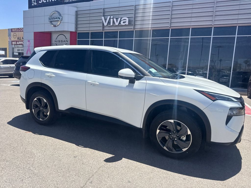 2024 Nissan Rogue SV photo 4