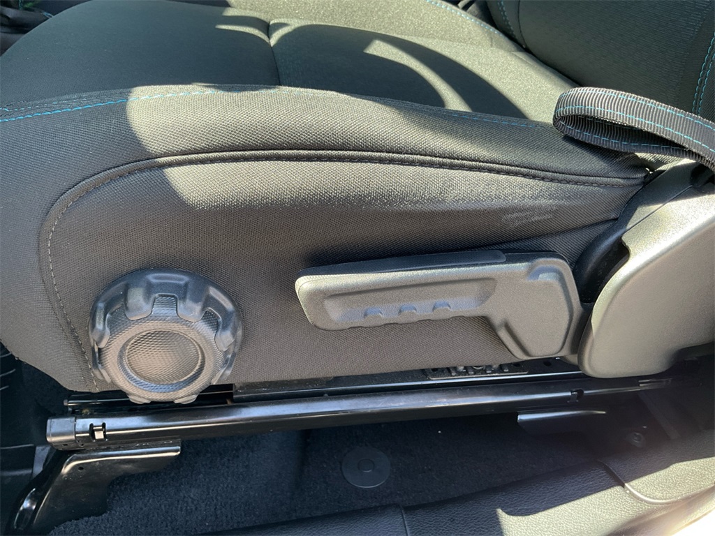 2021 Jeep Wrangler Unlimited Rubicon 4xe photo 24