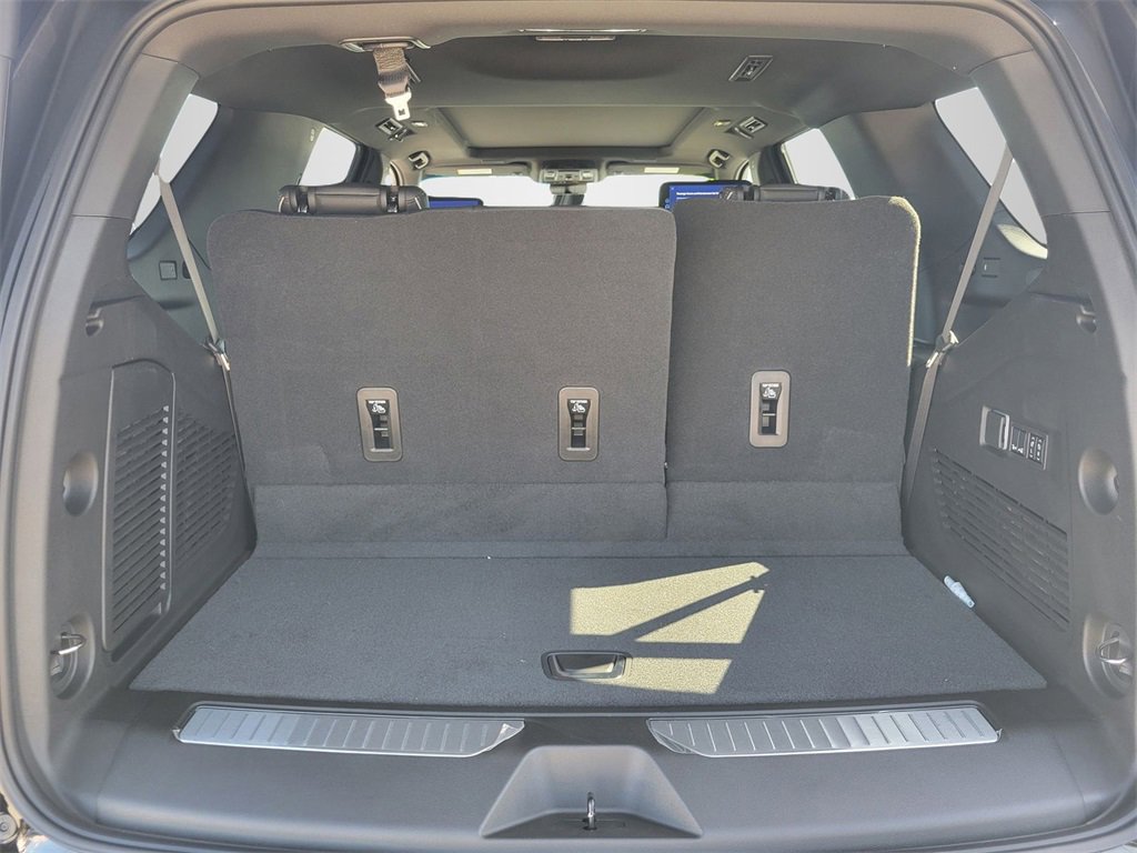 2025 Chevrolet Tahoe Premier photo 6