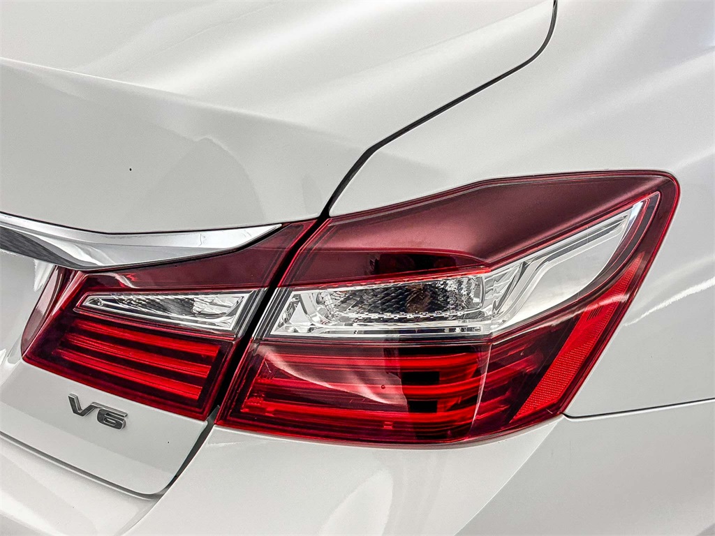 2016 Honda Accord EX-L V6 photo 9