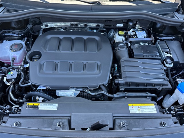 2025 Volkswagen Tiguan SE photo 9