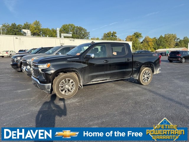 2022 Chevrolet Silverado 1500 LT photo 2