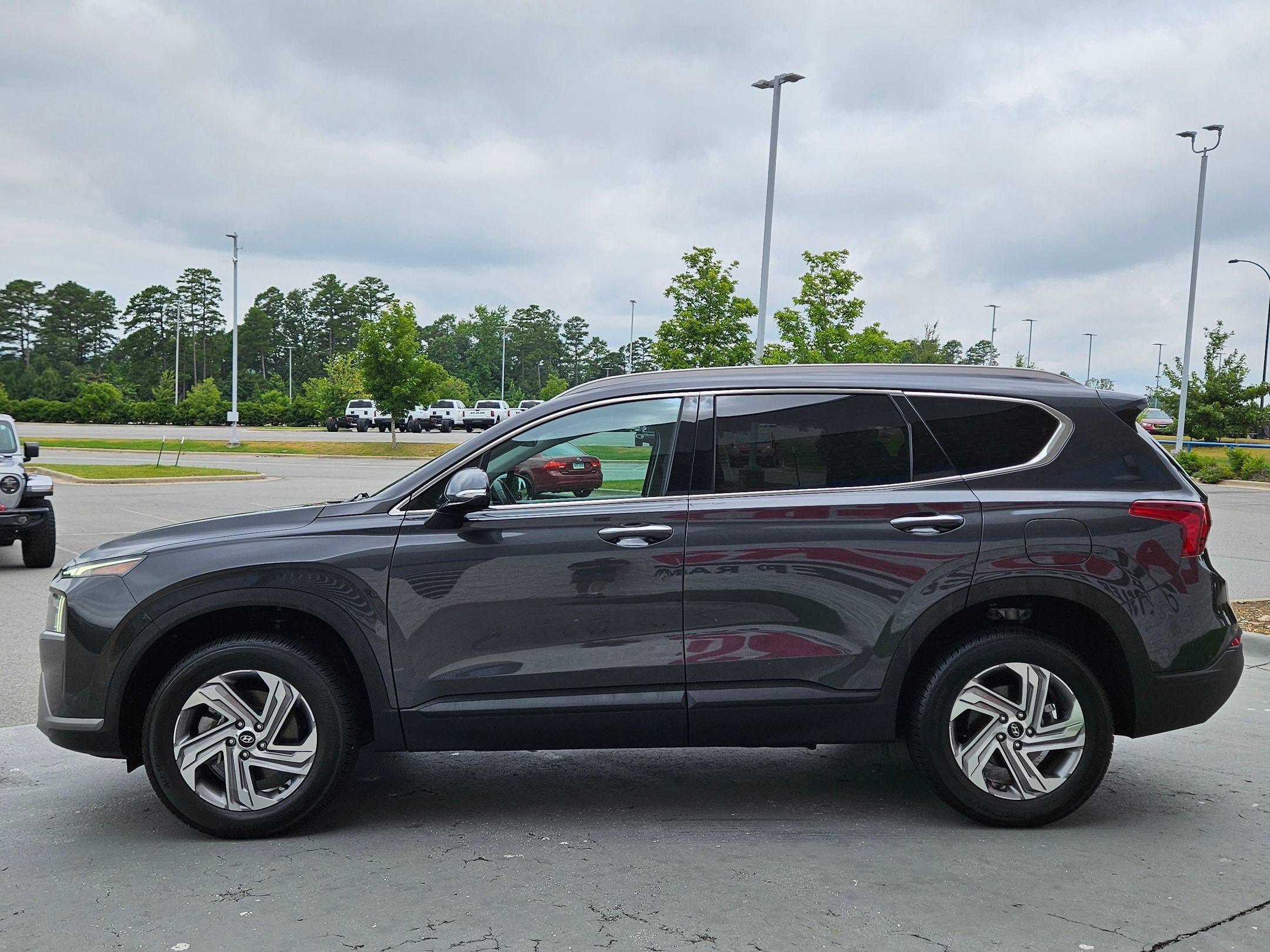 2023 Hyundai Santa Fe SEL photo 3