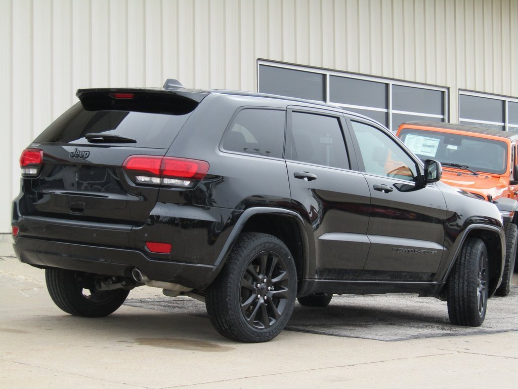 2022 Jeep Cherokee Laredo X photo 2