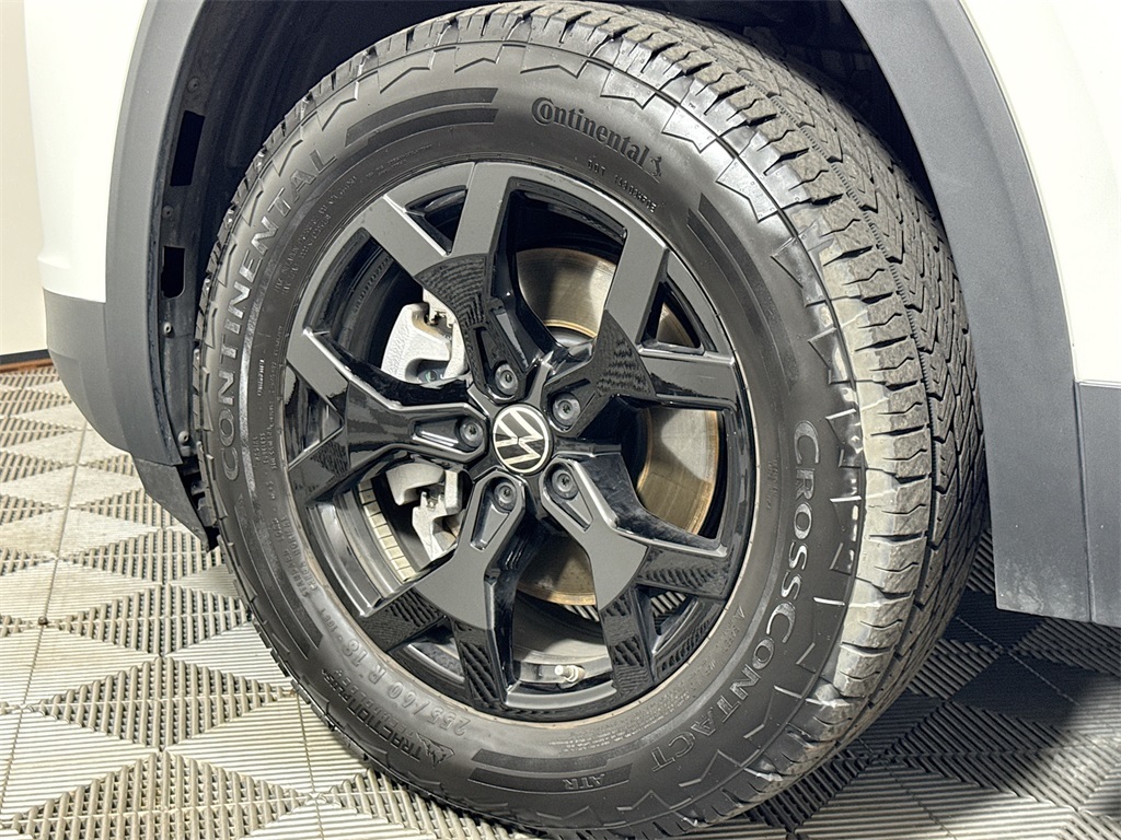 2025 Volkswagen Atlas Peak Edition SE photo 25