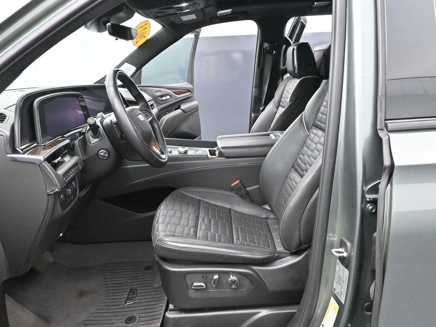 2023 Cadillac Escalade ESV Sport Platinum photo 13