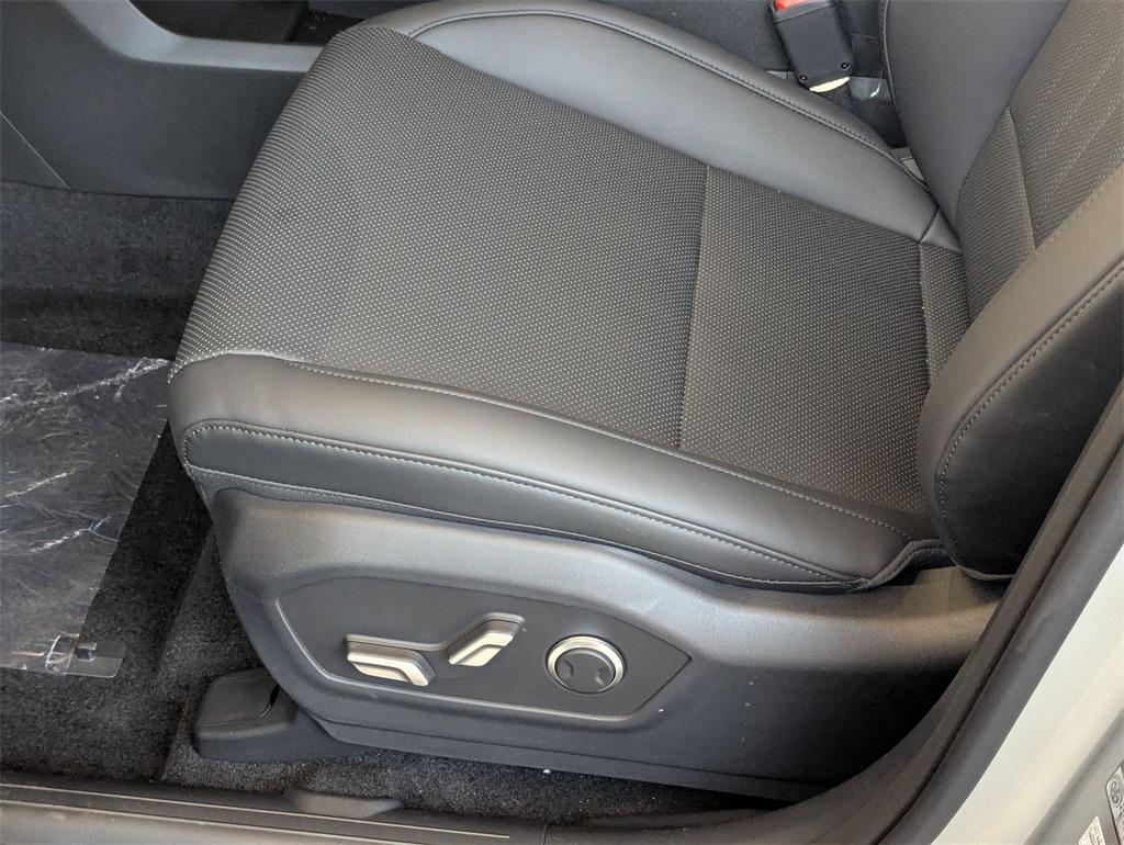 2025 Hyundai Santa Fe SEL photo 15