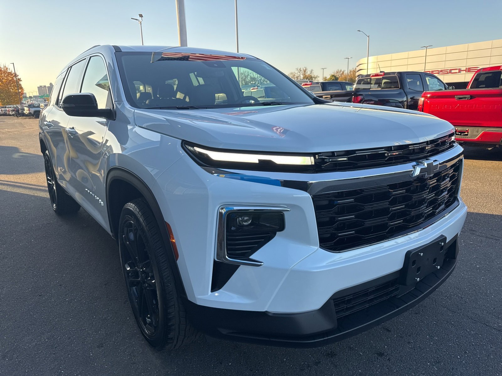 2026 Chevrolet Traverse 2LT photo 3