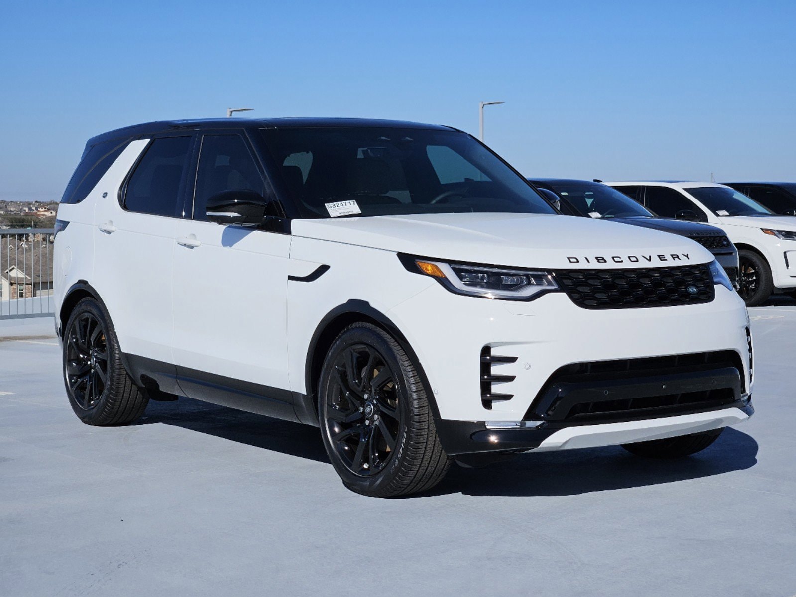 2025 Land Rover Discovery SE photo 2