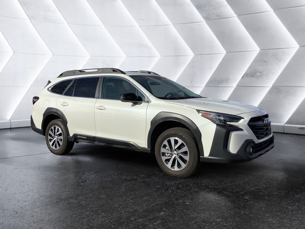 2025 Subaru Outback Premium's photo