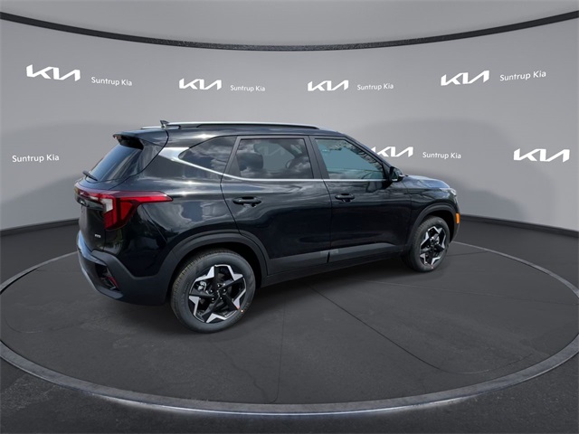 2025 Kia Seltos EX photo 17