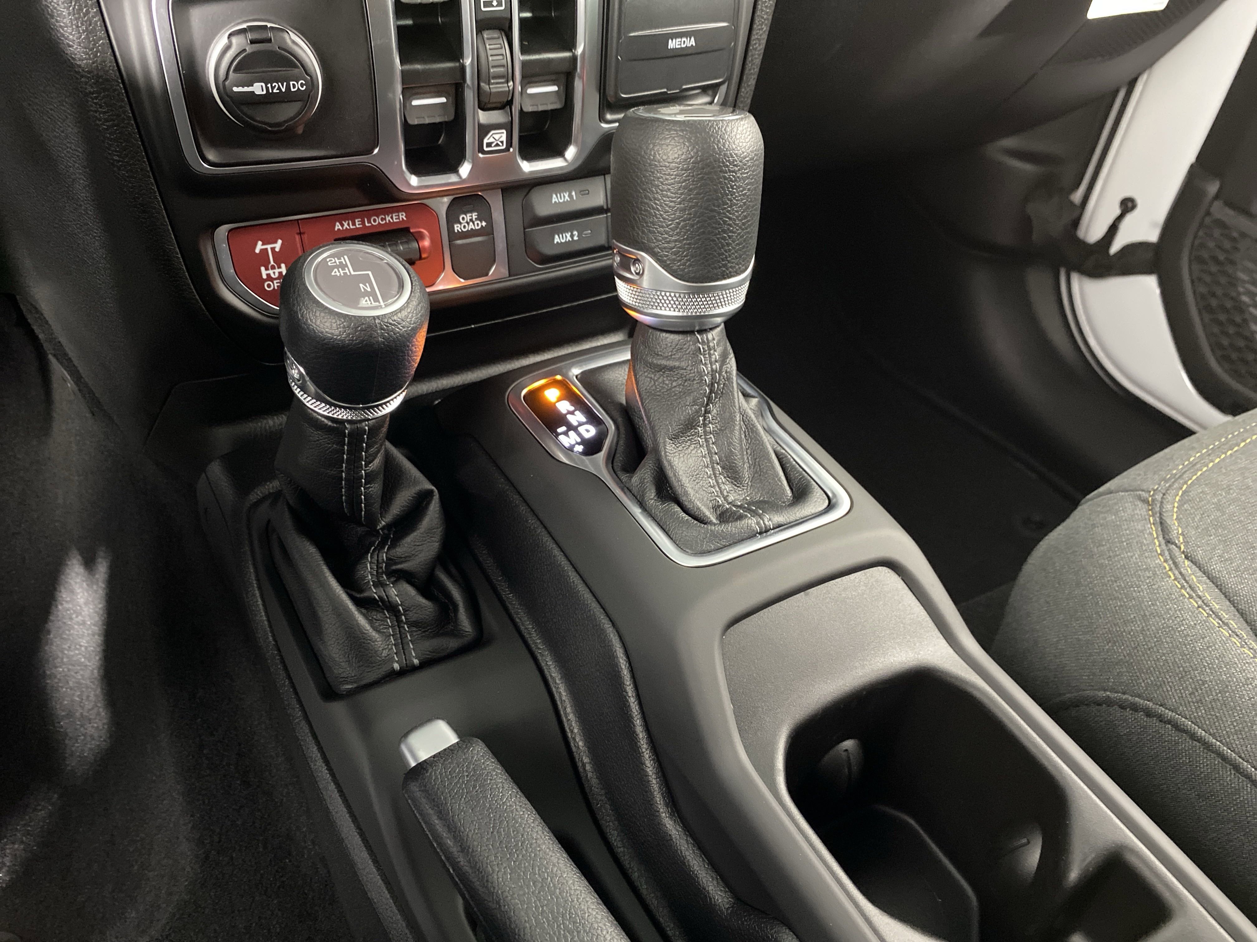 2025 Jeep Wrangler Willys photo 5