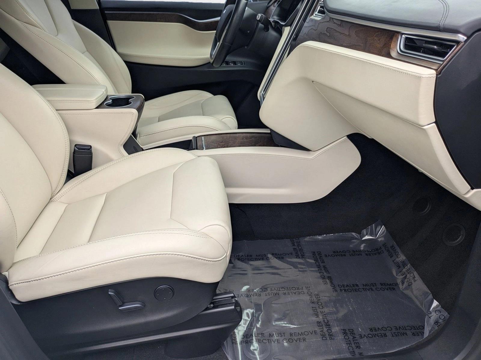 2018 Tesla Model X 75D photo 21