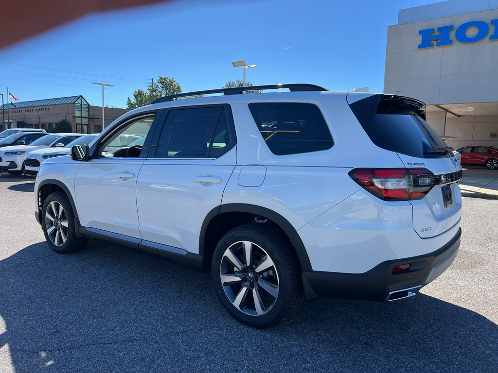 2025 Honda Pilot Touring photo 2