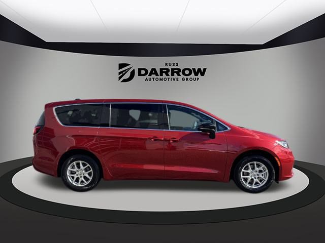 2025 Chrysler Pacifica photo 3