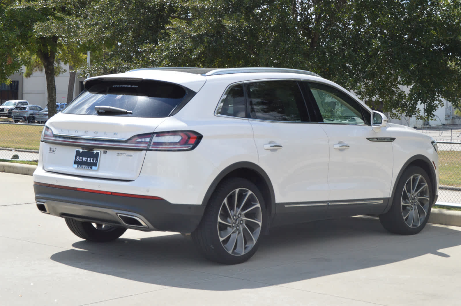 2019 Lincoln Nautilus Reserve photo 2