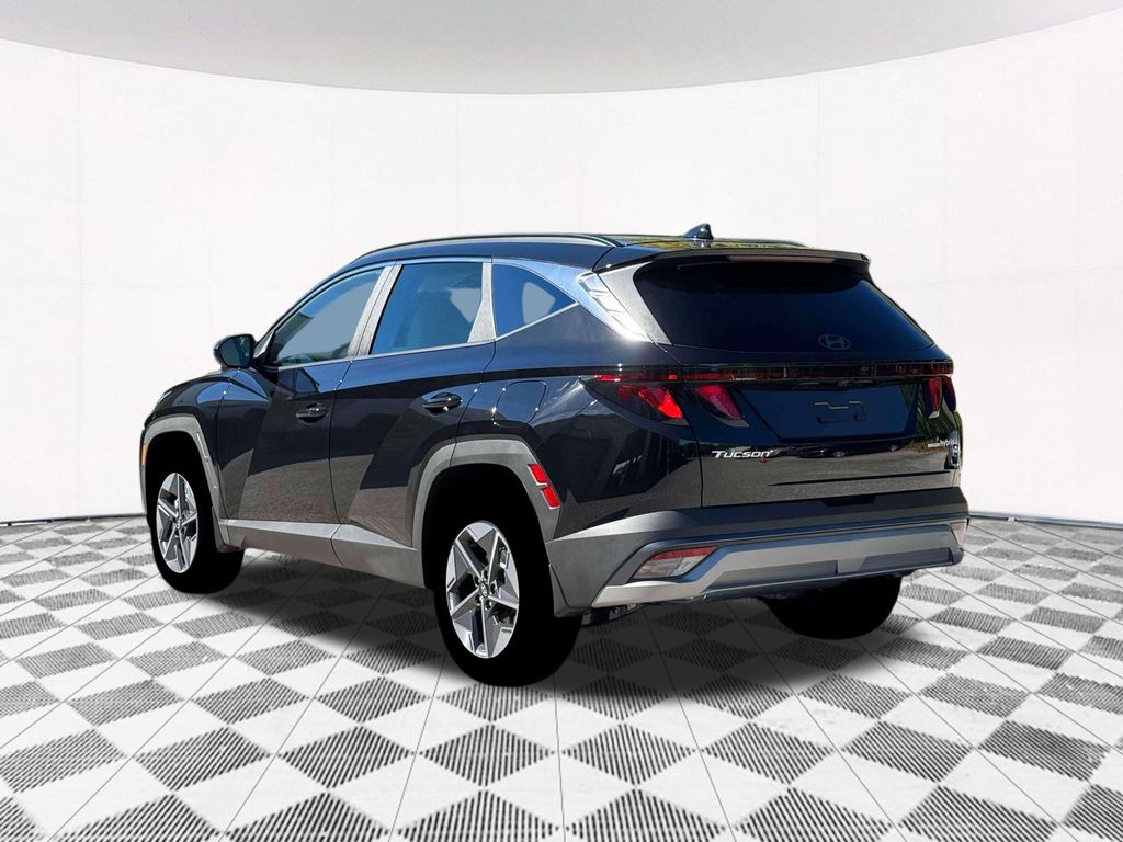2026 Hyundai Tucson Hybrid SEL photo 4