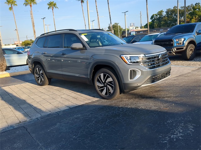 2026 Volkswagen Atlas SE Technology photo 2