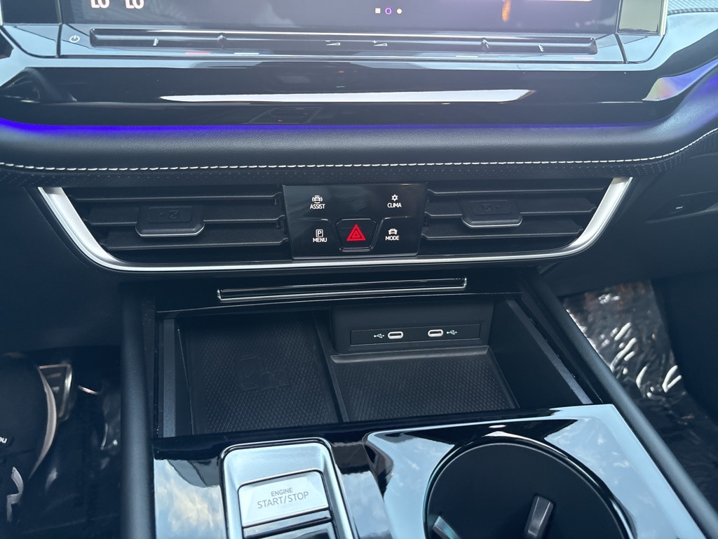 2024 Volkswagen Atlas Cross Sport SEL R-Line photo 21