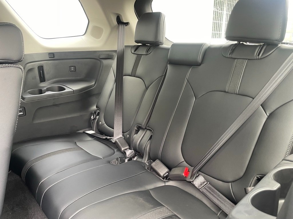 2025 Honda Pilot Touring photo 16