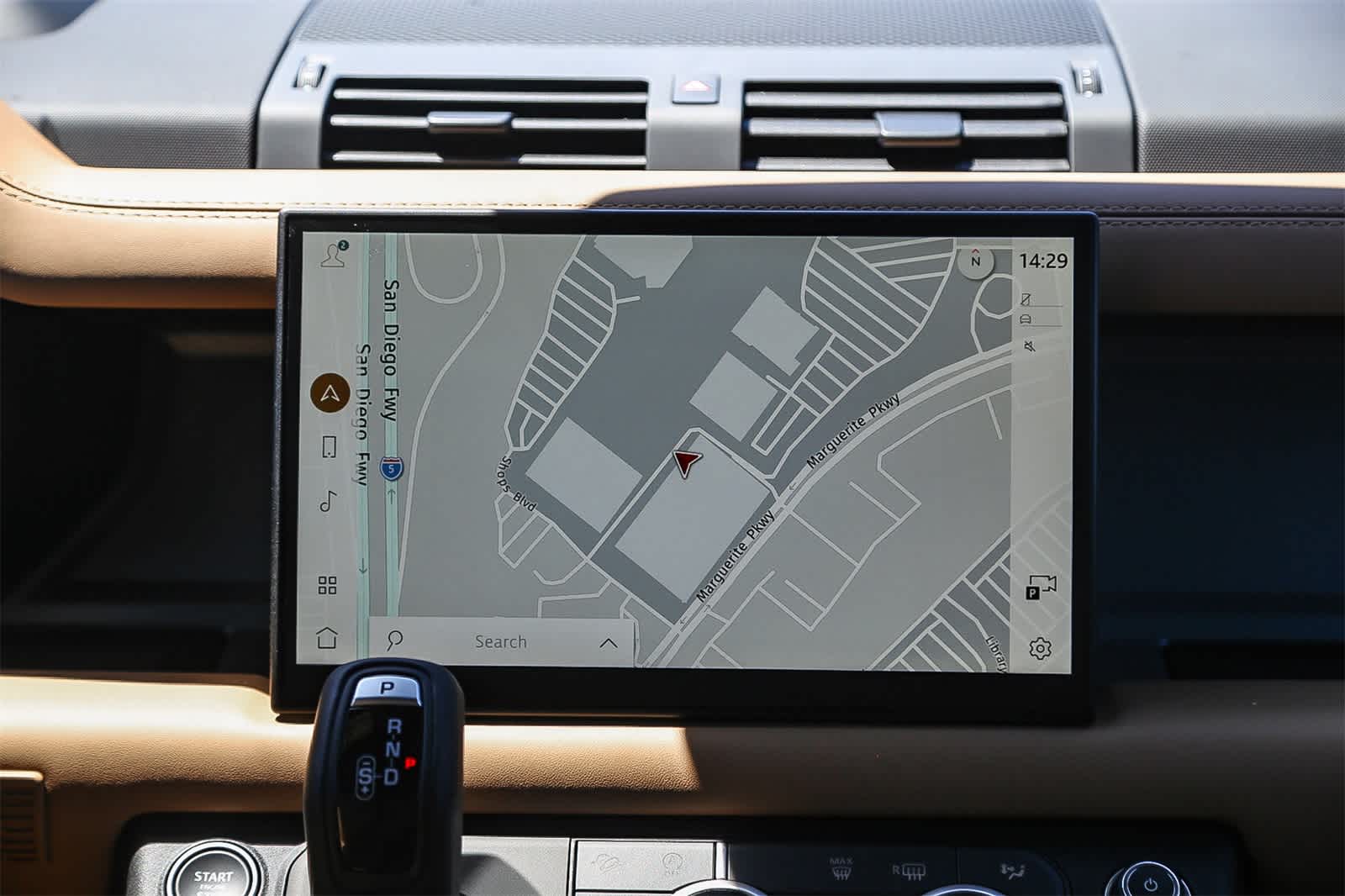 2025 Land Rover Defender 110 photo 14