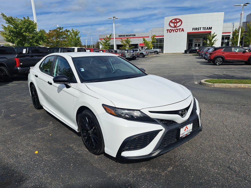 2022 Toyota Camry SE photo 4