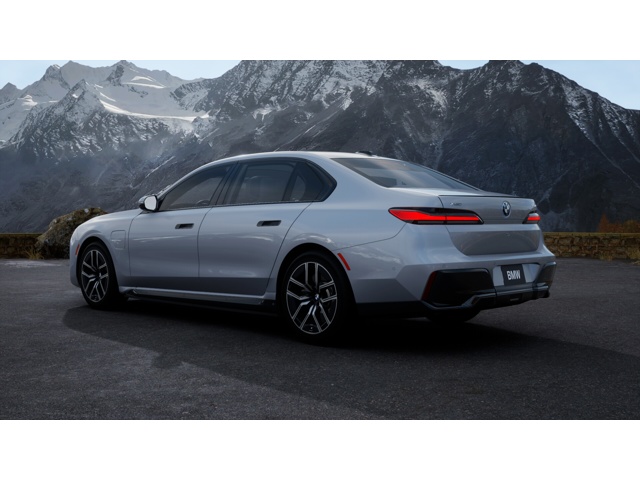 2026 Bmw 750e photo 2