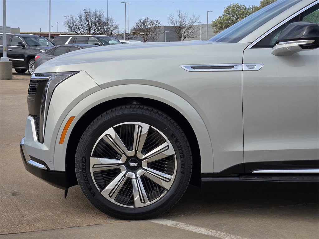 2025 Cadillac Escalade IQ Luxury photo 8