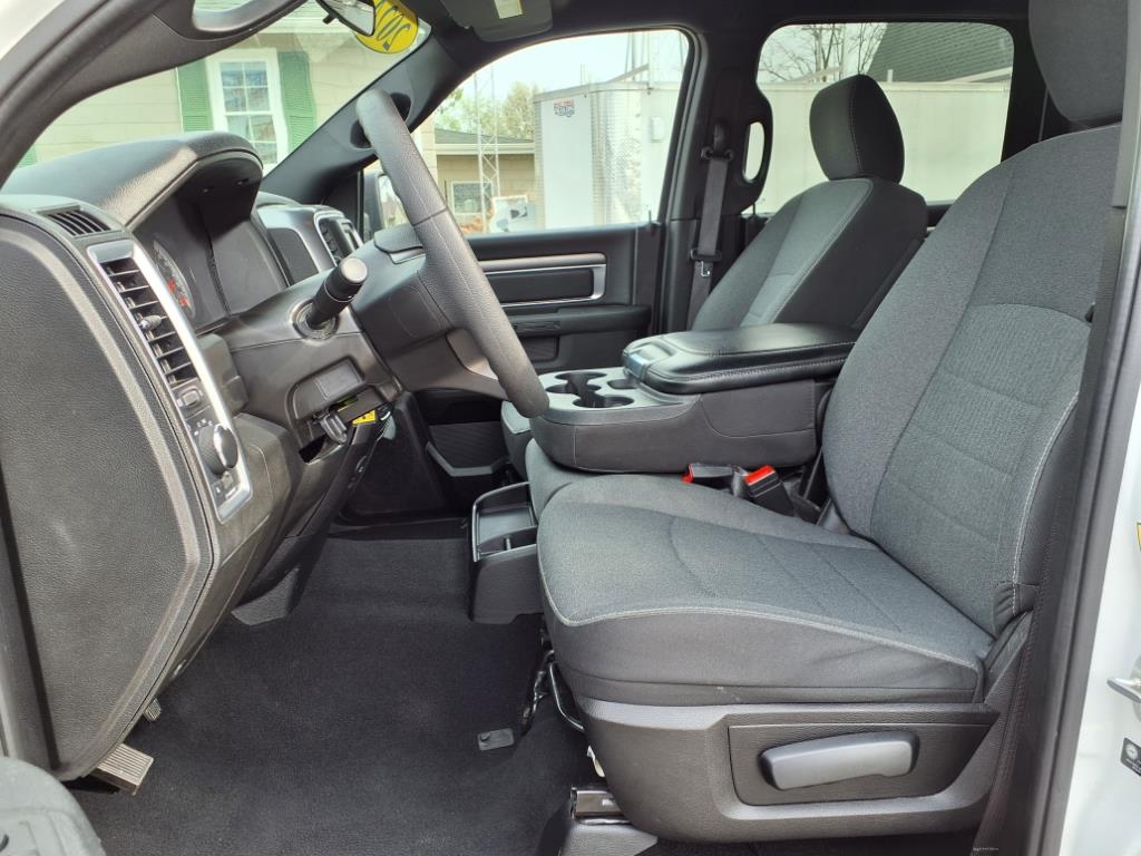 2024 Ram 1500 Classic Warlock photo 4