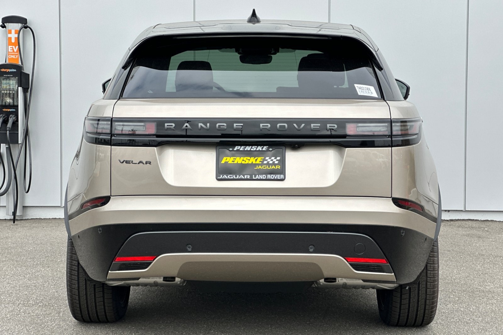 2026 Land Rover Range Rover Velar SE photo 4