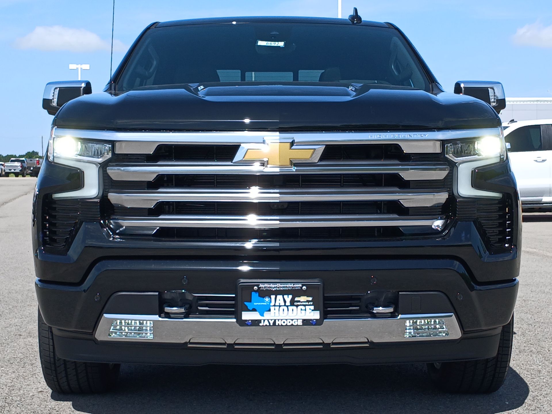 2025 Chevrolet Silverado High Country photo 30
