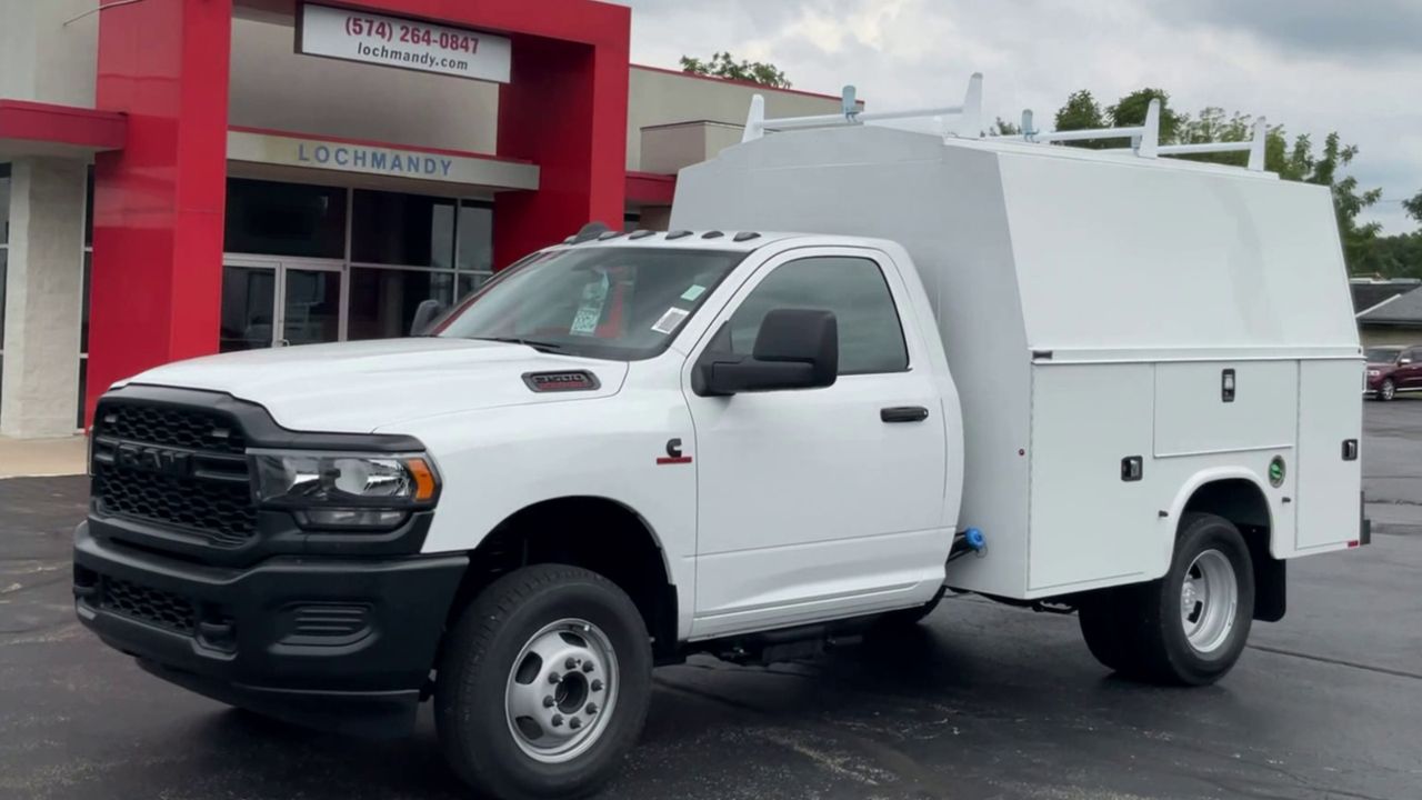 2023 Ram 3500 Tradesman photo 4